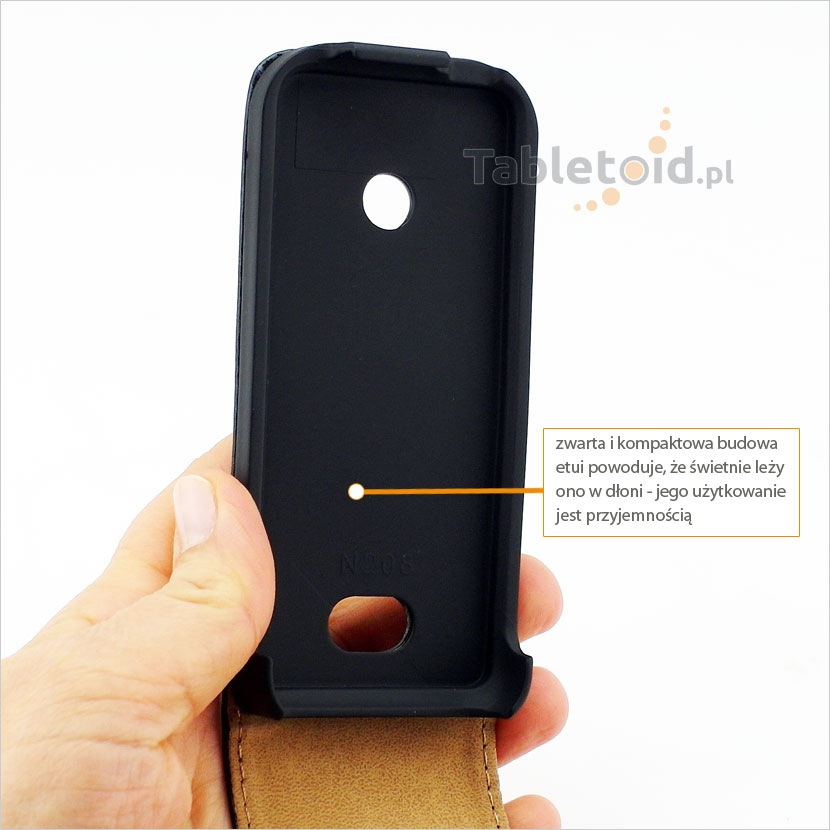 Pokrowiec idealnie i stabilnie trzymany w dłoni