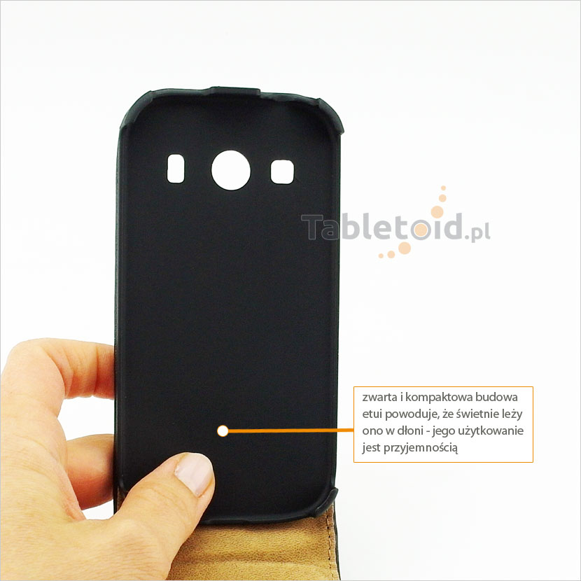 Pokrowiec świetnie i stabilnie leży w dłoni 