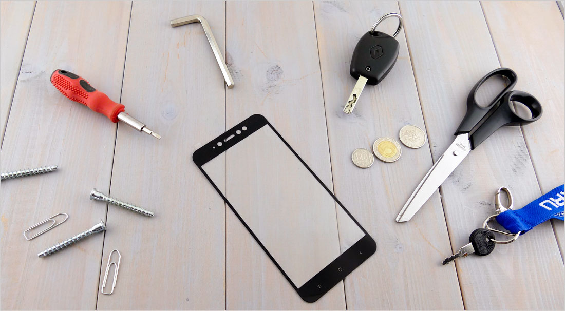 kolorowe szybki zabezpieczające na telefony