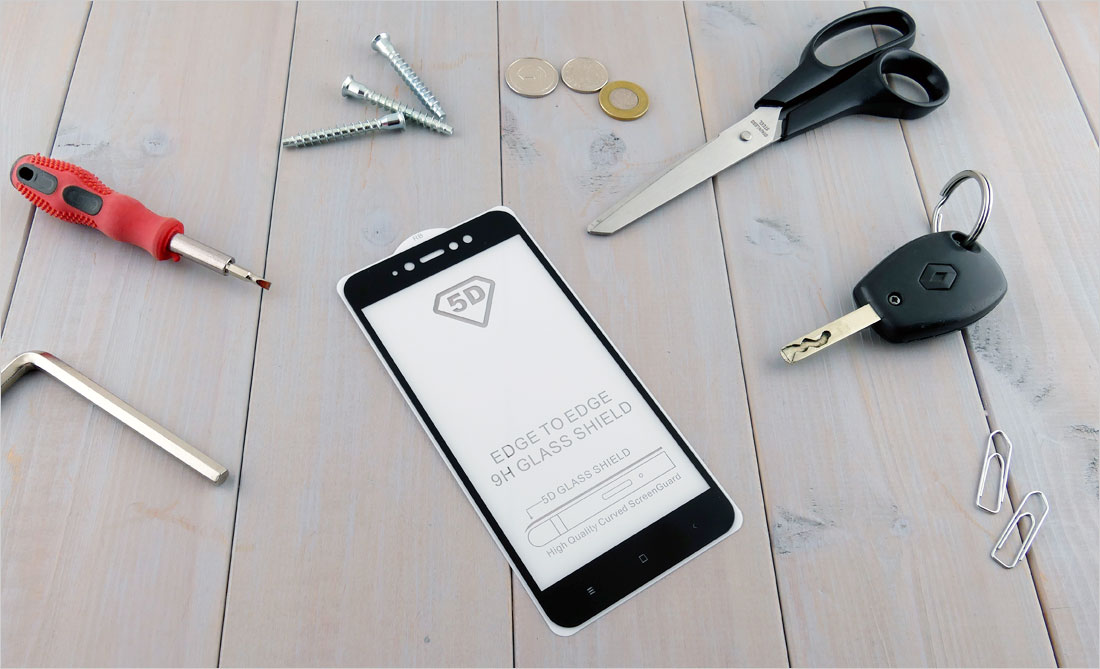 kolorowe szybki zabezpieczające na telefony