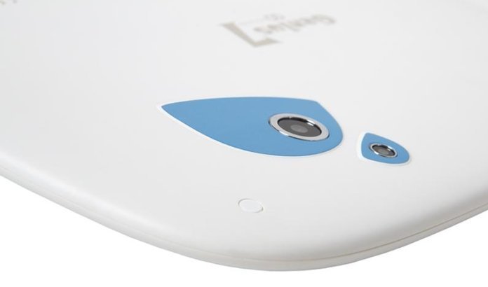 zbliżenie oka kamery tabletu