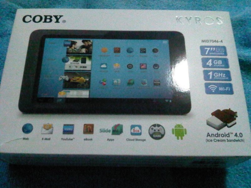 pudełko z tabletem Coby